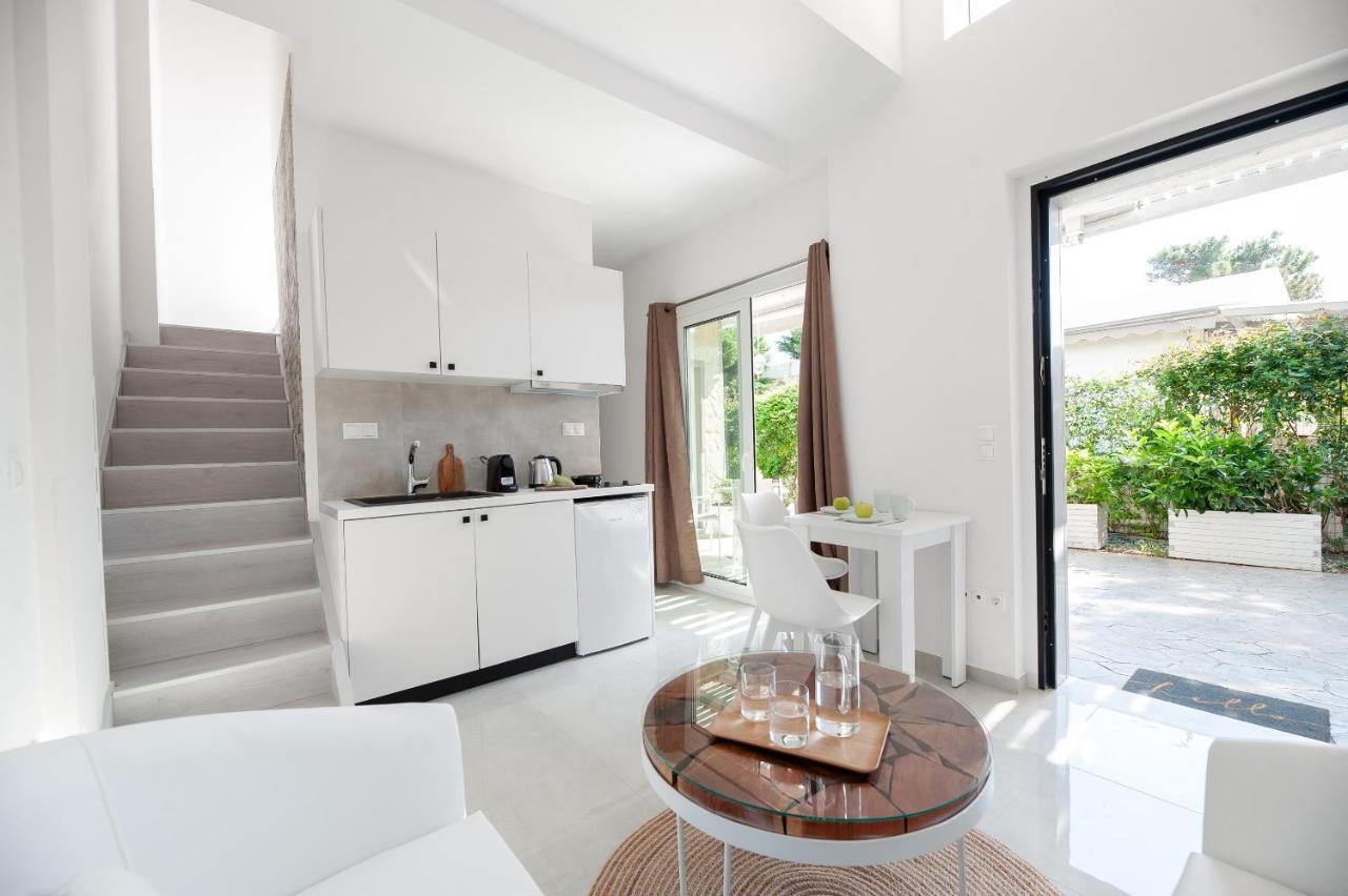 Alekos Luxury Suites Free 24H Transportation From - To Airport Loútsa Exterior foto