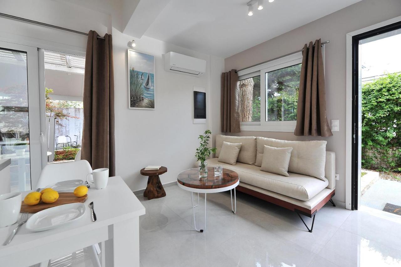 Alekos Luxury Suites Free 24H Transportation From - To Airport Loútsa Exterior foto