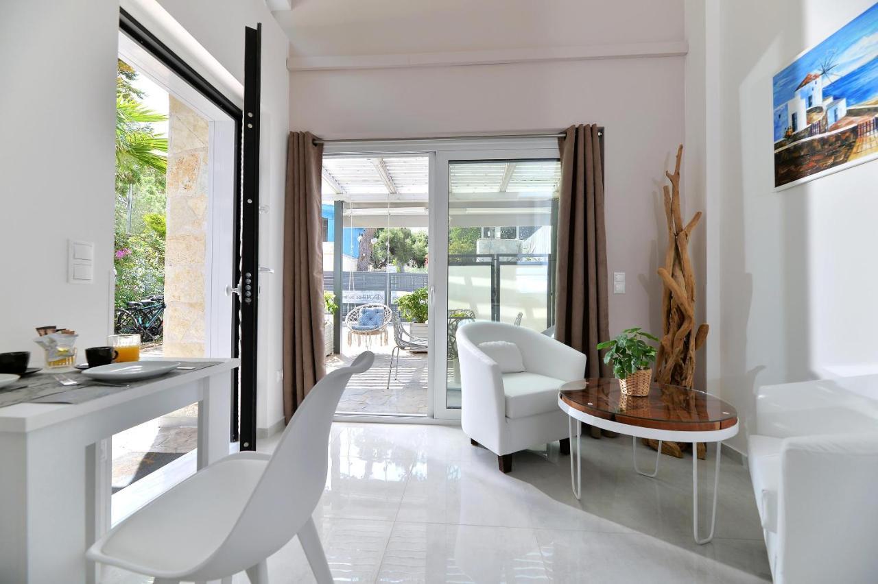 Alekos Luxury Suites Free 24H Transportation From - To Airport Loútsa Exterior foto
